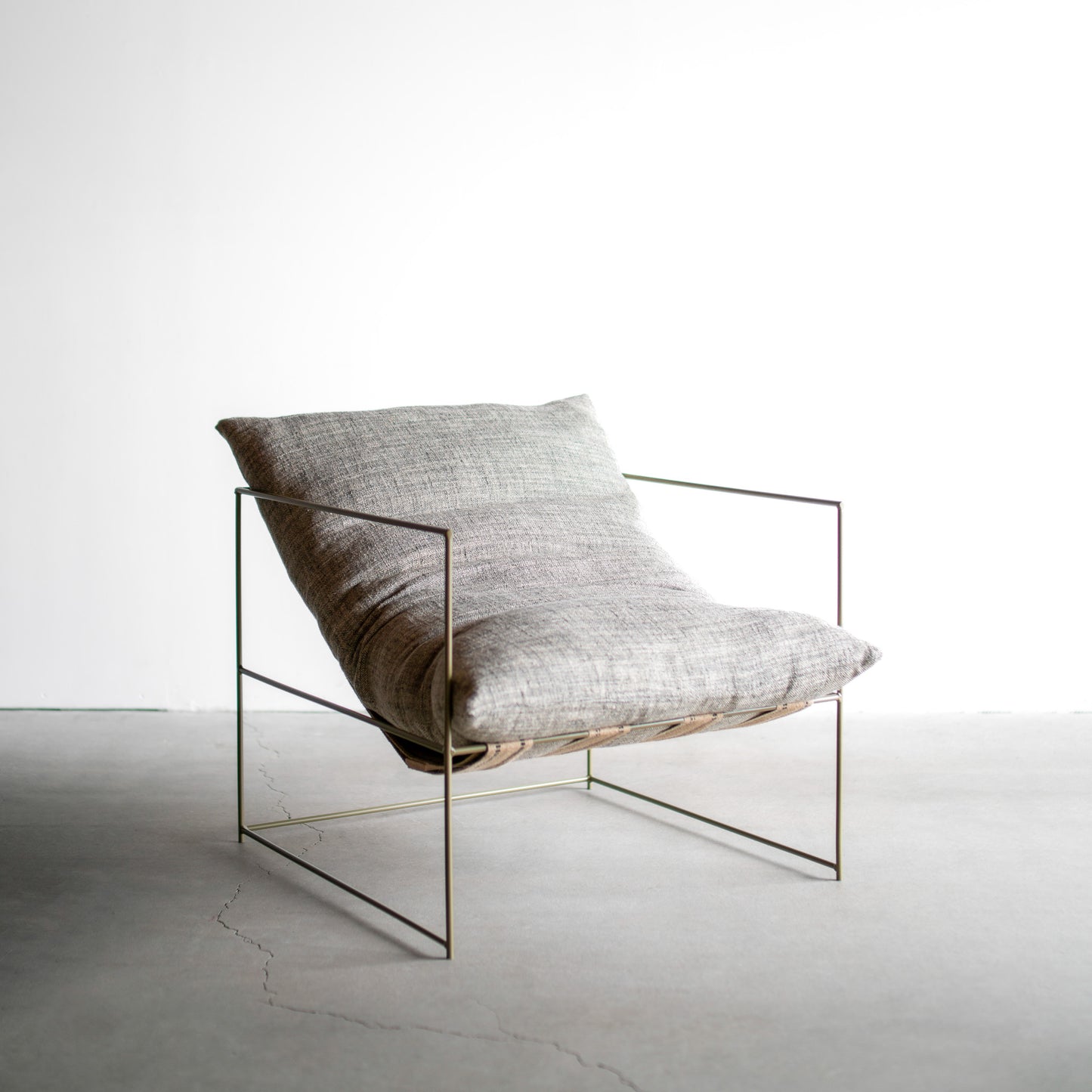 Sierra chair x brooke wagner - Steel frame with woven fabric