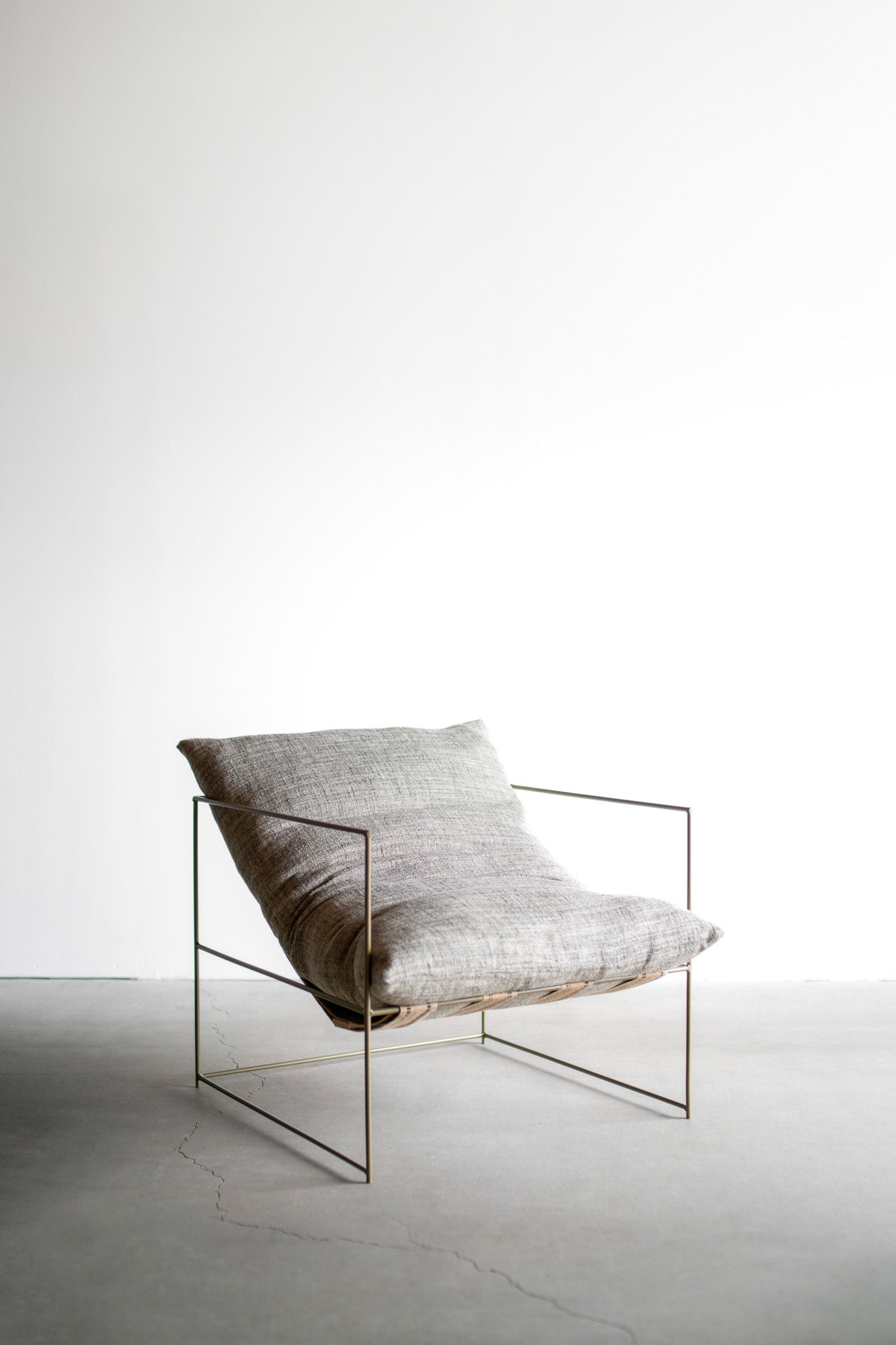 Sierra chair x brooke wagner - Steel frame with woven fabric