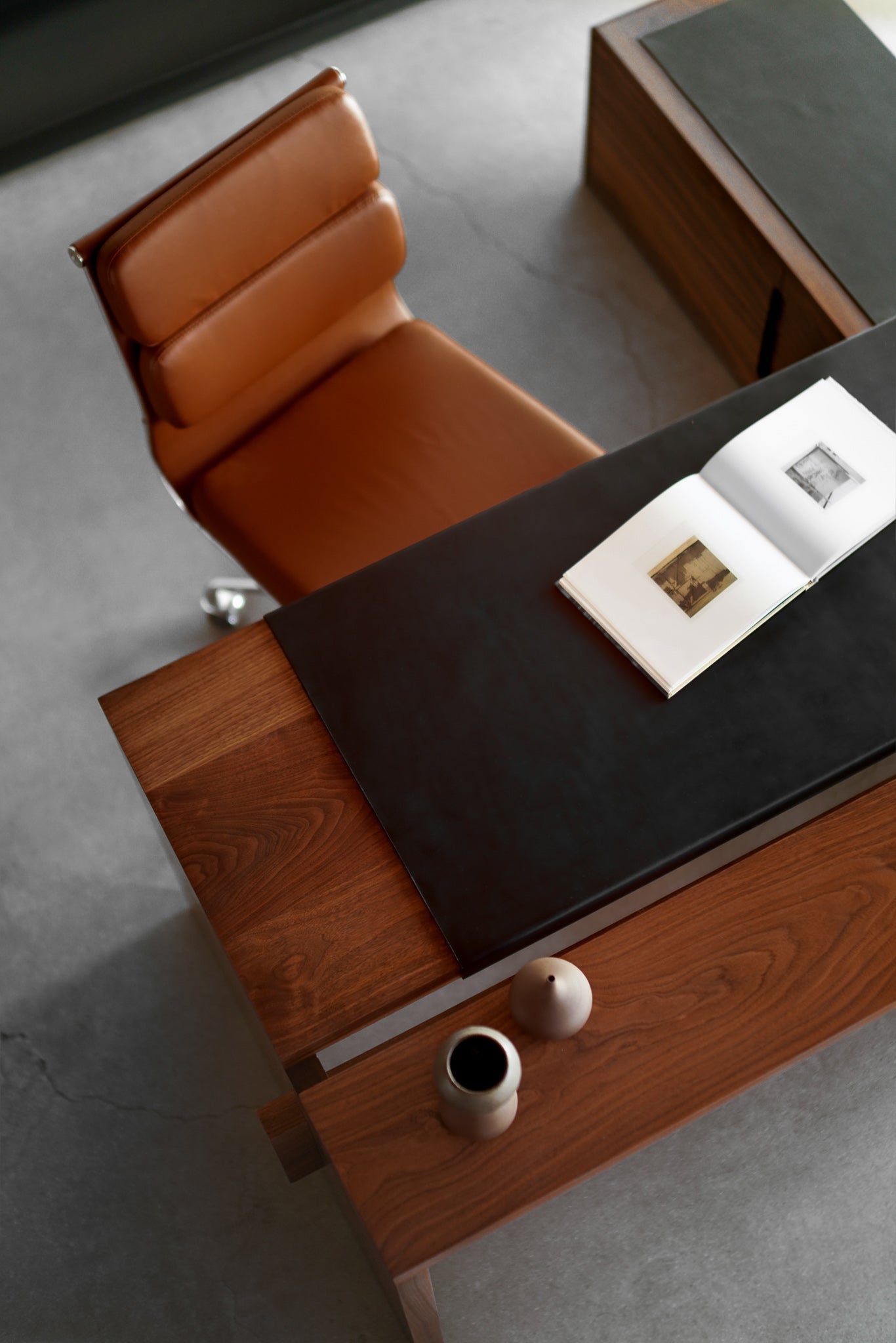 Carter desk - top shot with black leather 