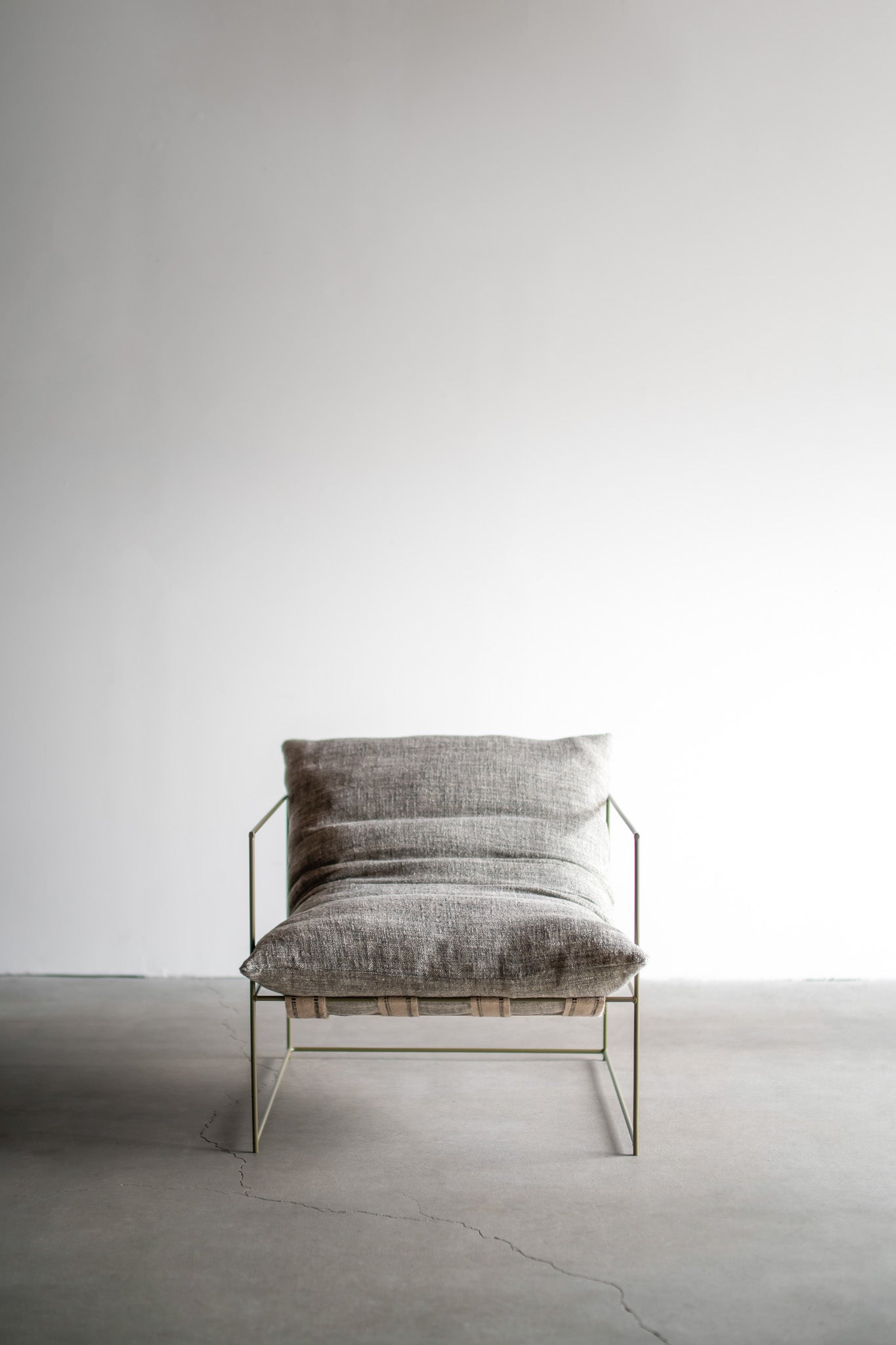 Sierra chair x brooke wagner - Steel frame with woven fabric