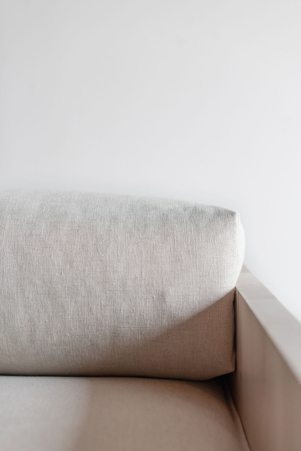 Carter sofa- Pillow close up 