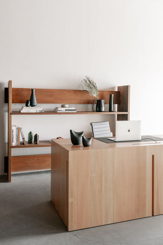 Milo Desk